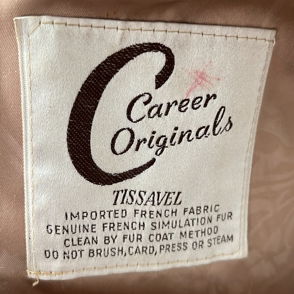 Beautiful Vintage fur coat - Picture 6 of 14